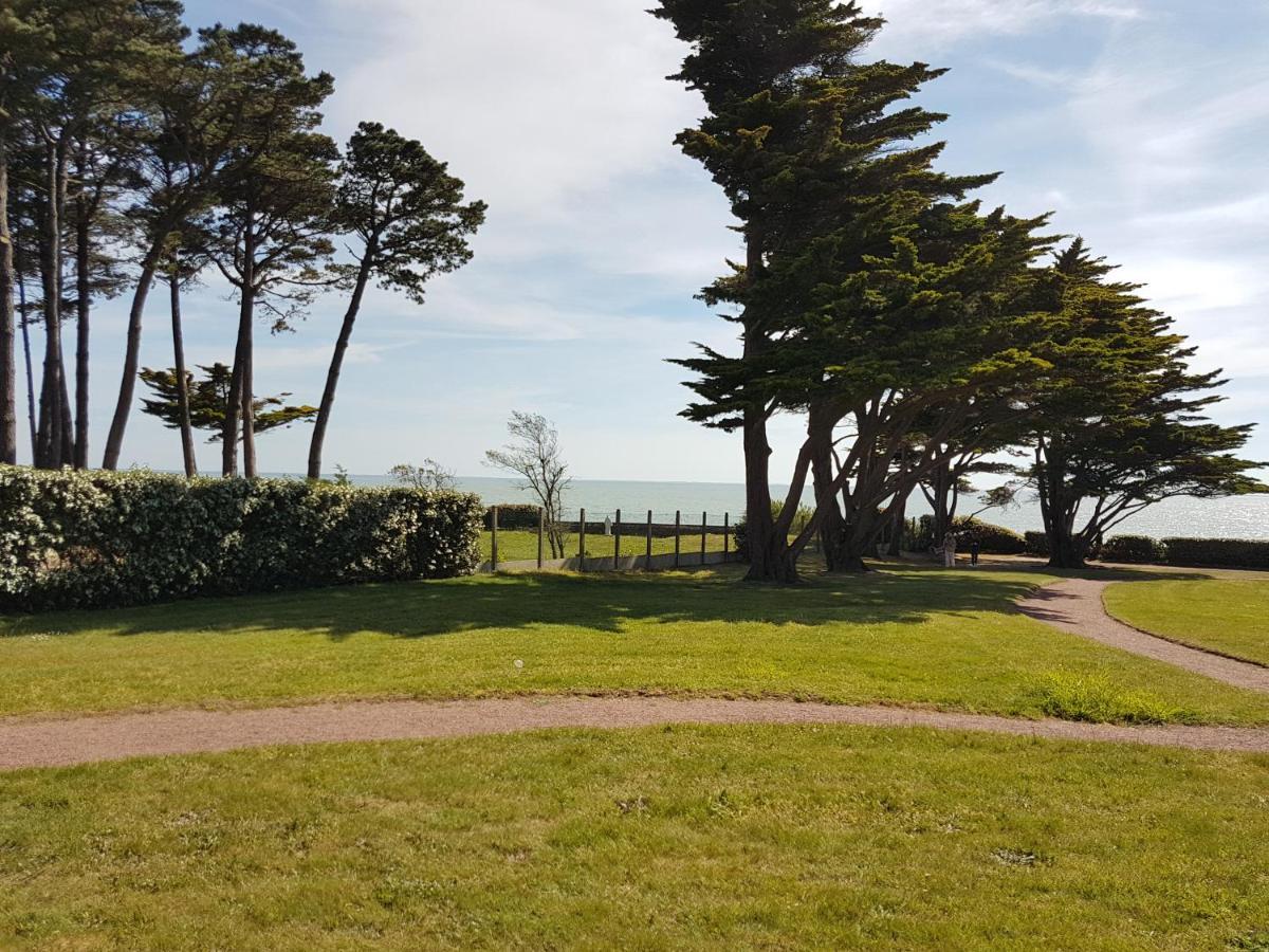 Appartement En Rdc Avec Terrasse Face A La Mer Pornic Exterior foto